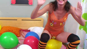 Mad 18yo legal age teenager Caprice jumping on balloons to pop 'em!