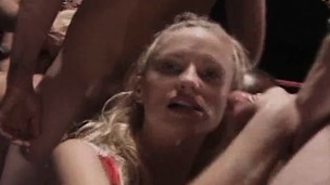 Blondine Schätzchen Hardcore Blowjob Gruppe Sex